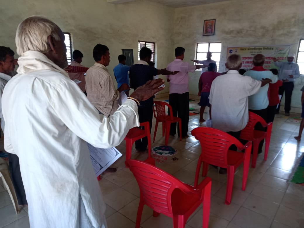 CVO_WCL's tweet photo. Under VAW 2021, a Gram Sabha was conducted at Tirwanja Village by Chandrapur Area, WCL. Officials explained the concept of Vigilance and inform about this year's VAW theme.Integrity pledge was taken by all present.
@CVCIndia @CoalIndiaHQ @TeamWCL @CoalMinistry 
#vaw2021 https://t.co/MlBBc9nzQV