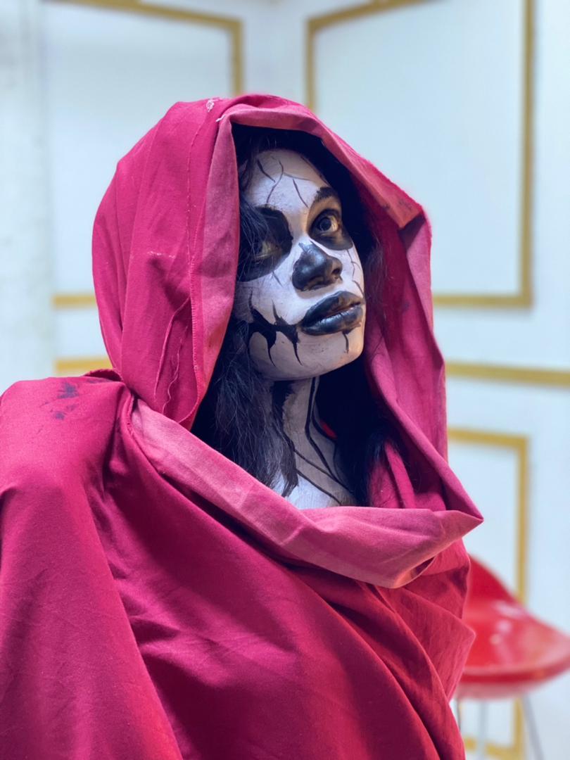 geraud_lionel's tweet photo. Bonjour 👽 
Ça sent Halloween!! 🤖🤖 
Pour ceux qui ont envie de faire un déguisement assez spécial ce soir veuillez me contacter 👇
+229 61678751 
#halloween2021 #facepainting https://t.co/hCtSoCnbFh