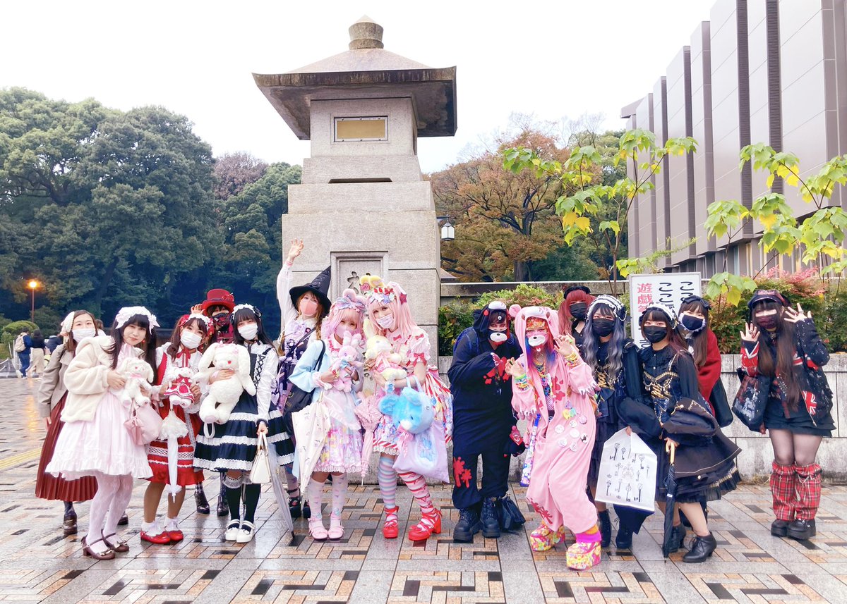 otonaalice's tweet photo. #GOTO原宿 #gotoharajuku
記念すべきスナップ第1回!たくさんの方にお集まりいただき、ありがとうございました♡
最後まで残ってくれていたみんなと記念にパチリ🌟
スナップはこれから徐々にアップしていきますね〜🪞🎀 https://t.co/Mer6IJaB5R