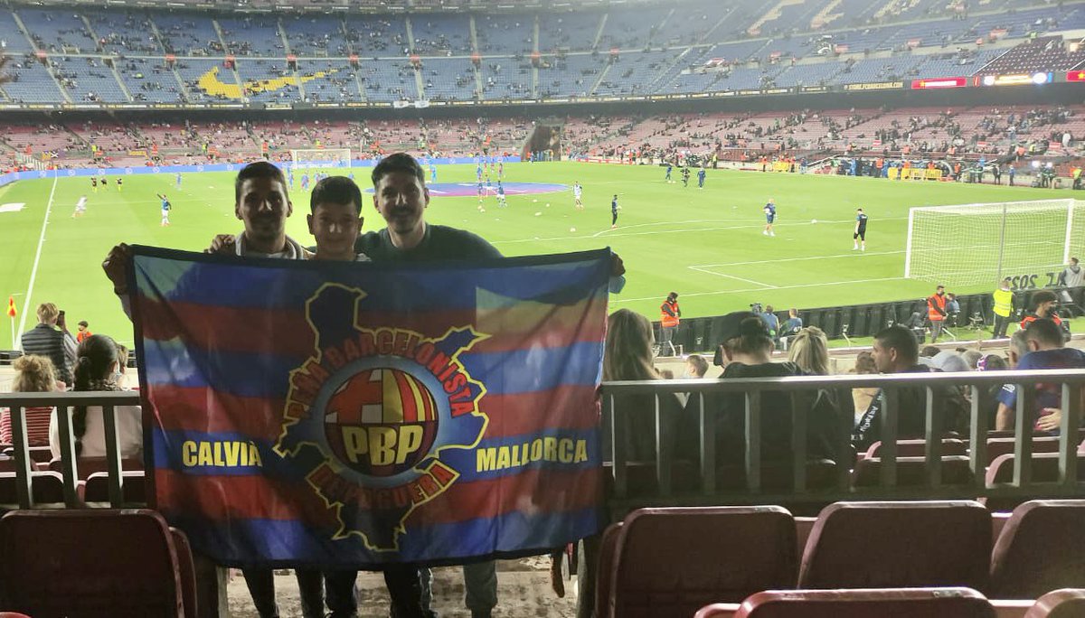 Socios de la Peña Barcelonista de Peguera (Calvià) que estuvieron presenciando el empate a un gol contra el Deportivo Alavés en la noche de ayer Sábado, 30 de Octubre de 2021.
Poco a poco vamos recuperando las costumbres de visitar nuestro estadio en “un día de partit”.
🔵🔴🔵⚽️