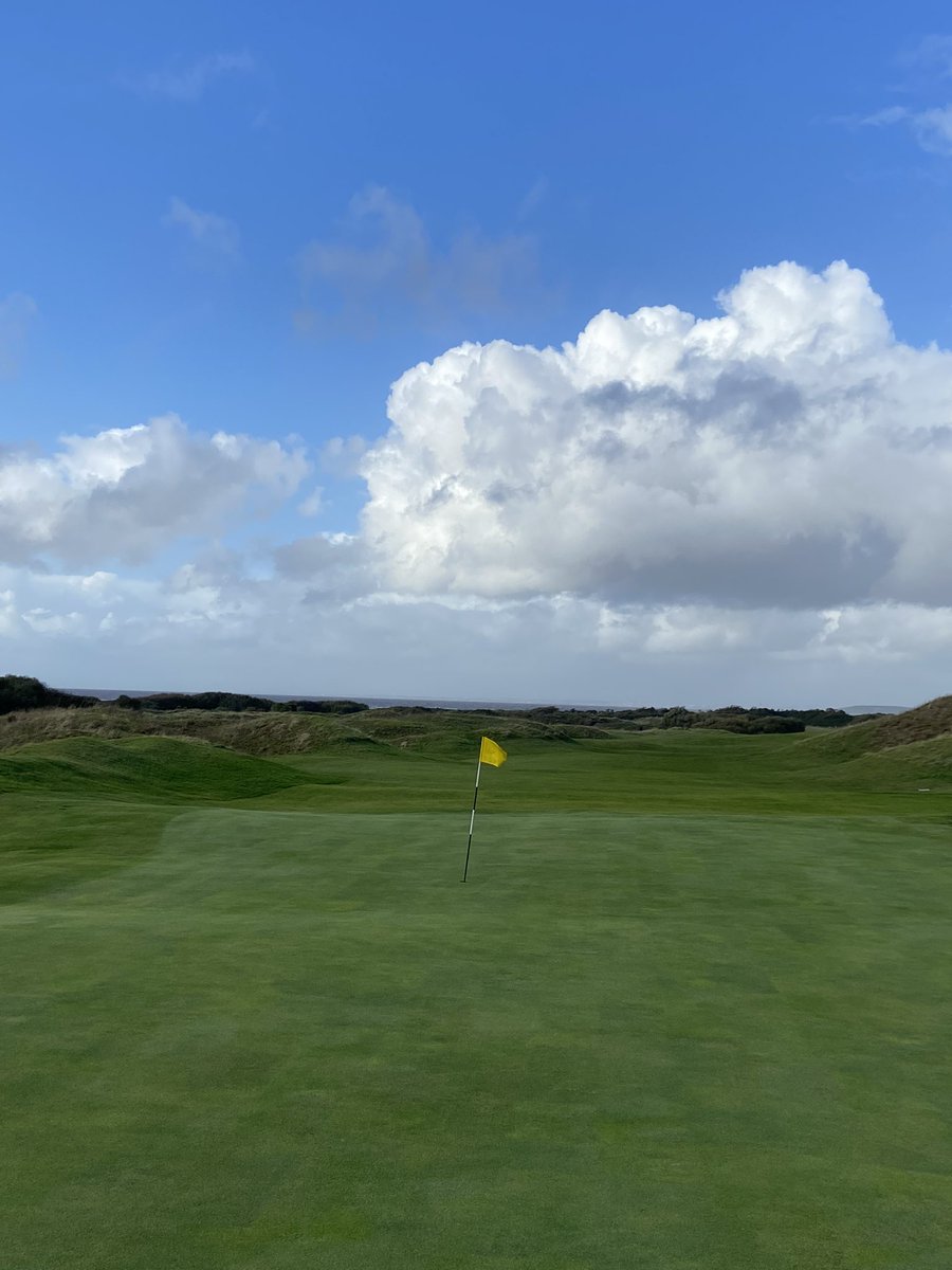 LeeHayward9's tweet photo. Beauty ๐โณ๏ธafter a ton of โ๏ธโ๏ธ
@BurnhamBerrow ๐๐ผ
#wintergolf
#amazingcondition https://t.co/RCjDhuxTzj
