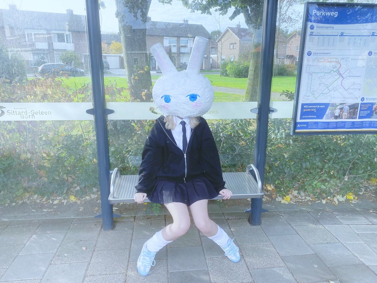 combjellie's tweet photo. happy halloween 🐇 https://t.co/yBAf8nsPeq