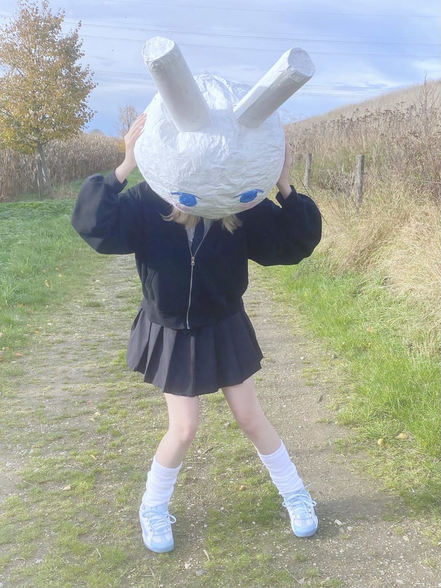 combjellie's tweet photo. happy halloween 🐇 https://t.co/yBAf8nsPeq