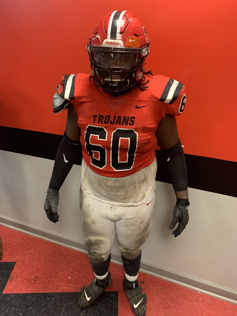 JUCOFFrenzy's tweet photo. @LulJerry_ JUCO OL 6’3 310. C/O 2023. @MDCCATHLETICS HL https://t.co/0pghB75cvp https://t.co/1cXPOb0mpm