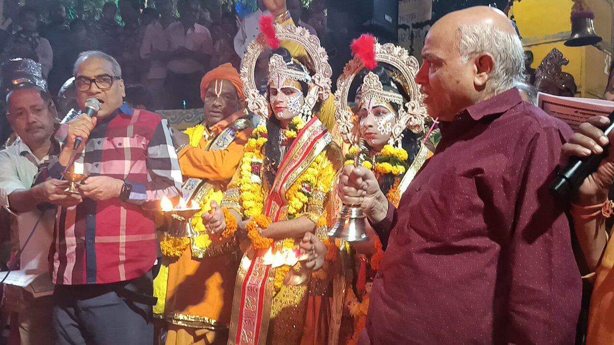 YamunaMission's tweet photo. आज के पावन पर्व पर पुण्य तीर्थ गऊघाट (बृज मथुरा पुरी) माँ श्रीयमुना जी की संध्या आरती दर्शन 🙏🙏  #aarti #GauGhat #Mathura #YamunaMission https://t.co/bLxaFznjq8