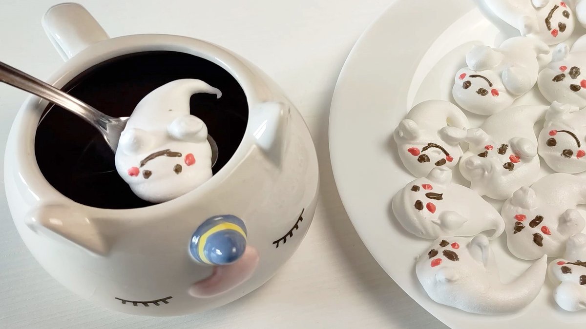 👻 Halloween Treats |  Boo meringue 👻 youtu.be/zhv6sT5-noM via <a href="/YouTube/">YouTube</a>