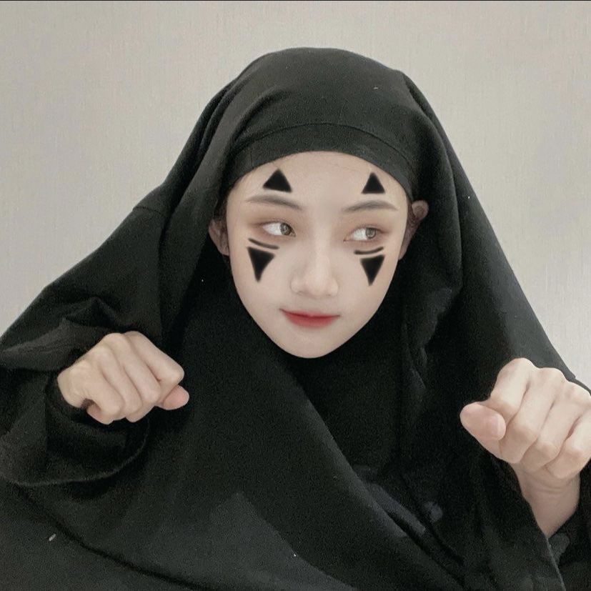 caigallery's tweet photo. happy halloween from cai bing 🖤 https://t.co/N4BirPc5bx
