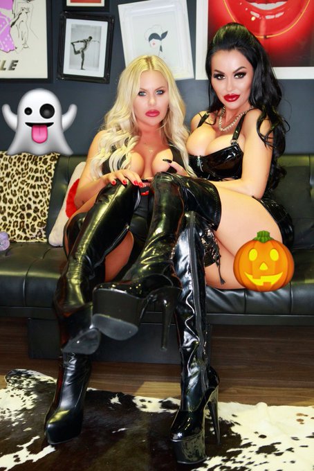 Trick or treat? 😈 Happy Halloween! 🎃 https://t.co/wMjeIQyYn8<a href="/tag/doubletrouble"class="tags"><span>#doubletrouble</span></a>