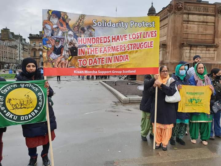 kisanektamorcha's tweet photo. Indian diaspora and supporters of farmers movement protesting in Glasgow ahead of Indian PM Narendra Modi's visit to #COP26 #COP26Glasgow.

Indian farmers are demanding provisions &amp; incentive for crop diversification &amp; eco-friendly agriculture but Indian Govt is suppressing them. https://t.co/zma5acuZKi