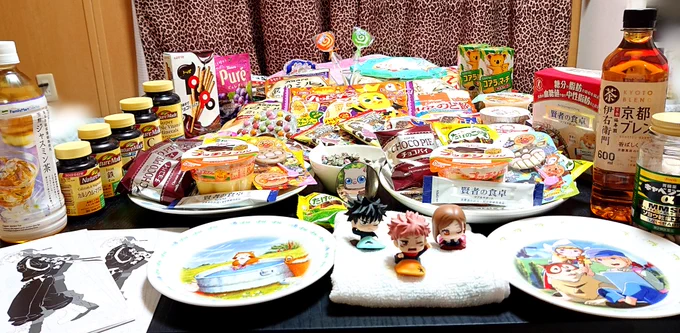 ✨🎃ファミリーハロウィン🎃✨
ハロウィンの日の夕飯はお菓子という恒例行事なのでお菓子祭り💪
身体のこともきちんと考えてある←
(※🐲ケンは母の推し) 