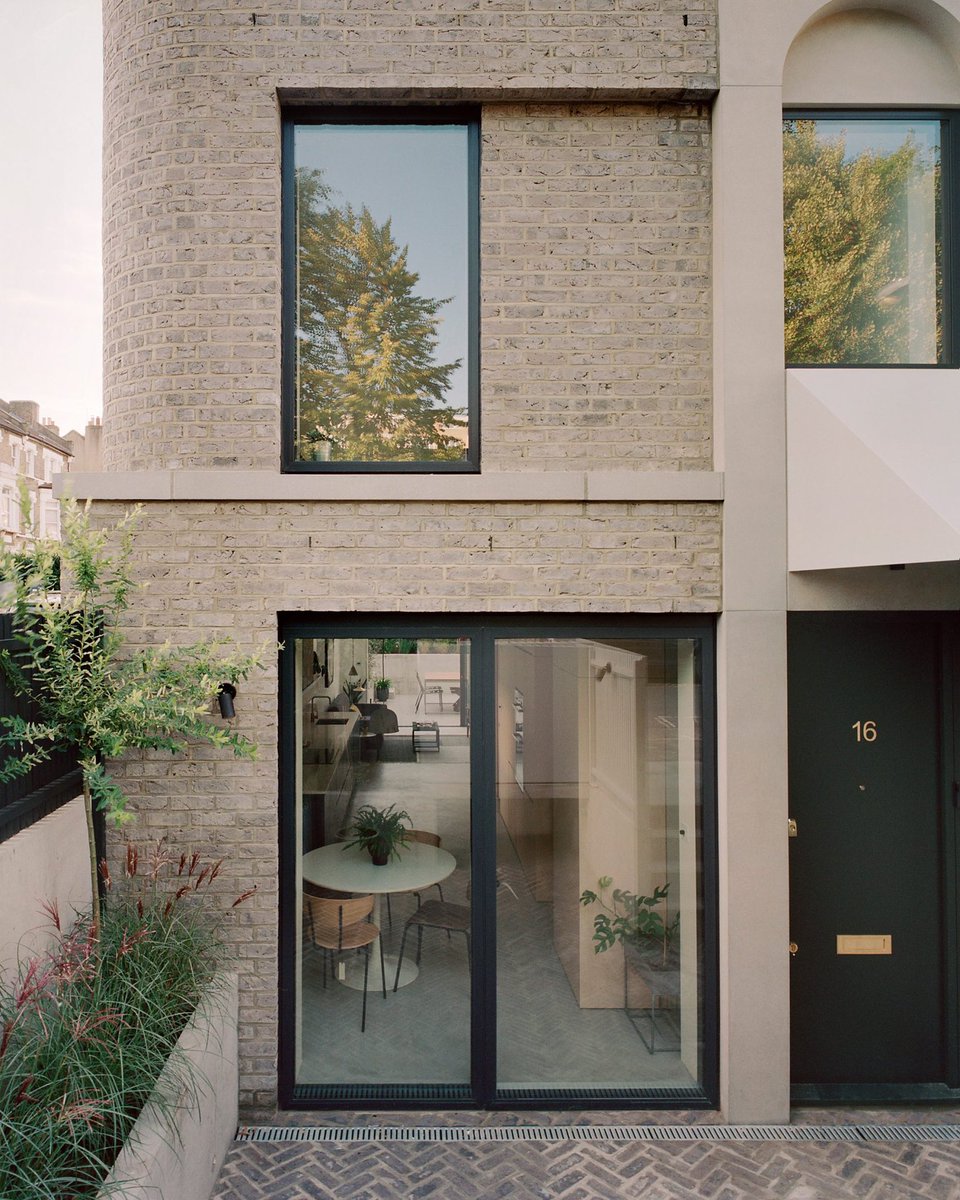 Heather Jenkinson (@heatherdesign) on Twitter photo Not surprised to see Corner House by <a href="/31_44/">31/44 Architects</a> on the list for RIBAās House of the Year⦠Have wondered when someone was going to āreinventā the Victorian townhouse. Sublime. #architecture dezeen.com/2021/10/28/rib⦠Not surprised to see Corner House by <a href="/31_44/">31/44 Architects</a> on the list for RIBAās House of the Year⦠Have wondered when someone was going to āreinventā the Victorian townhouse. Sublime. #architecture dezeen.com/2021/10/28/ribā¦