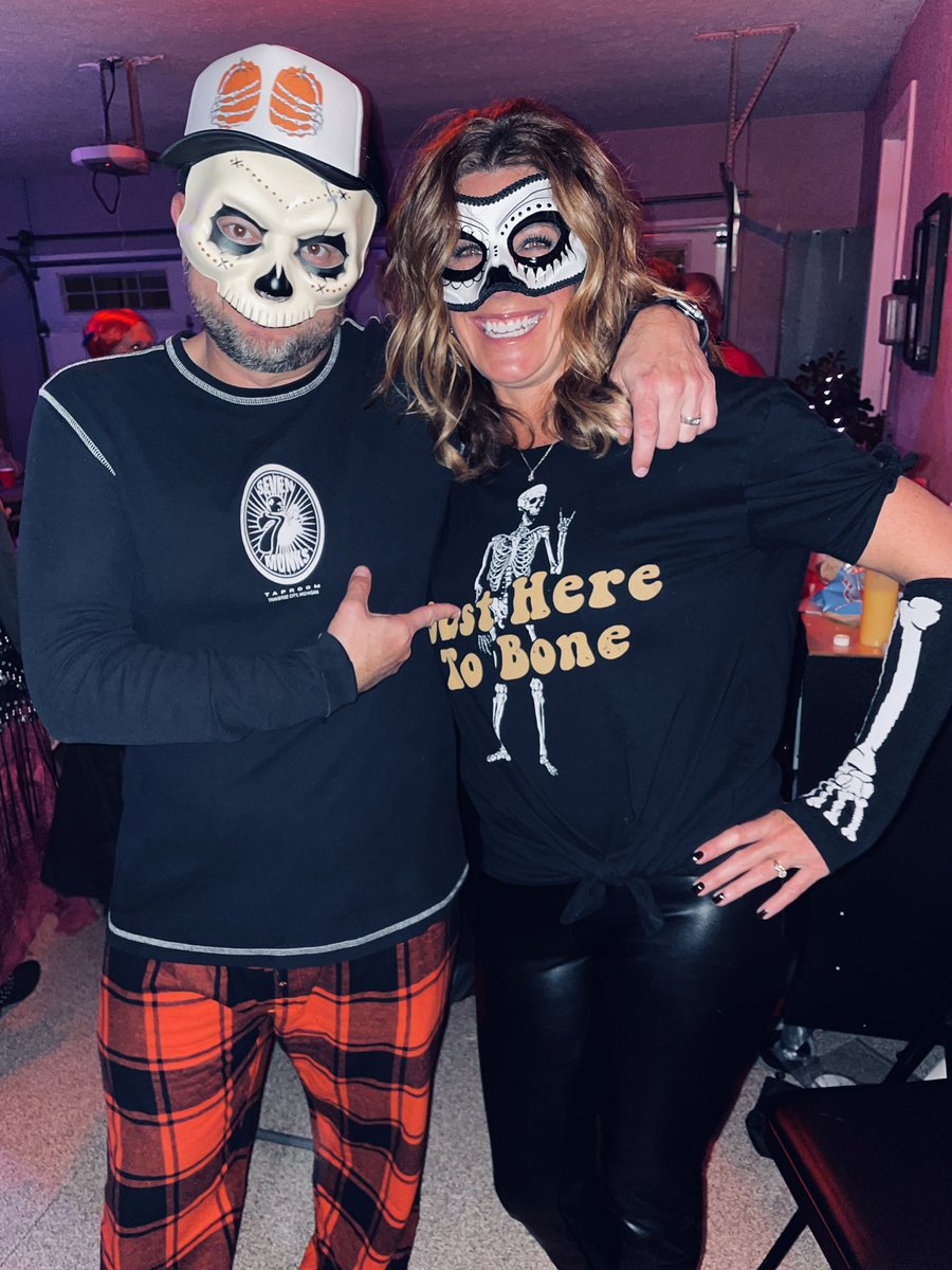 AgencioAdvisory's tweet photo. #HappyHalloween2021
#LakeFriends #PartyTime
#AllHallowsEve #Halloween https://t.co/E4WveWt5c6