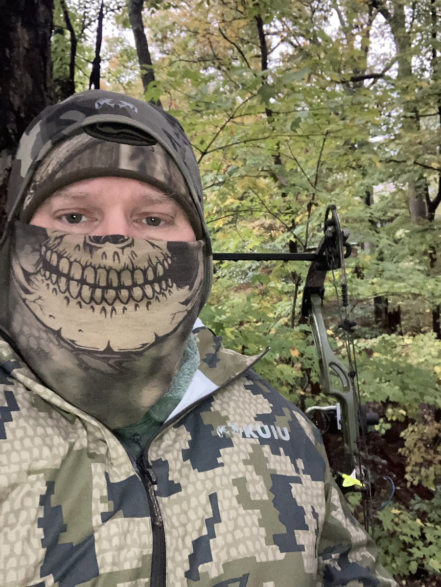 lifter_heavy's tweet photo. Nice cool rainy morning hopefully the deer are on the move. @KUIU @Elite_Archery https://t.co/99bGEeMsFV