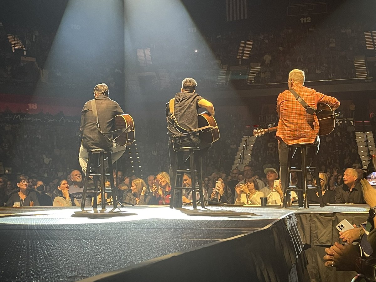 jtomazic's tweet photo. @OldDominion @MoheganSun https://t.co/HHFilqLBsd