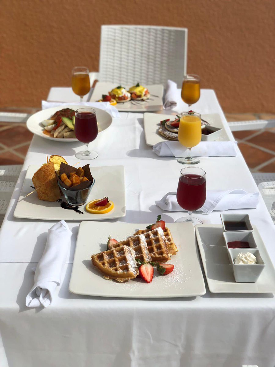 CocoReefBermuda's tweet photo. All happiness depends on a leisurely breakfast. 🥞 ☕️ 🧇 happy Sunday! 

Join us or take out from our breakfast menu over the weekend from Cafe’ Coco.   For more info call 236-5416 #cocoreefbermuda #bermudasbestbeachresort #ahhbermuda #breakfast #breakfastwithaview☕️ https://t.co/n18JNfGvvb