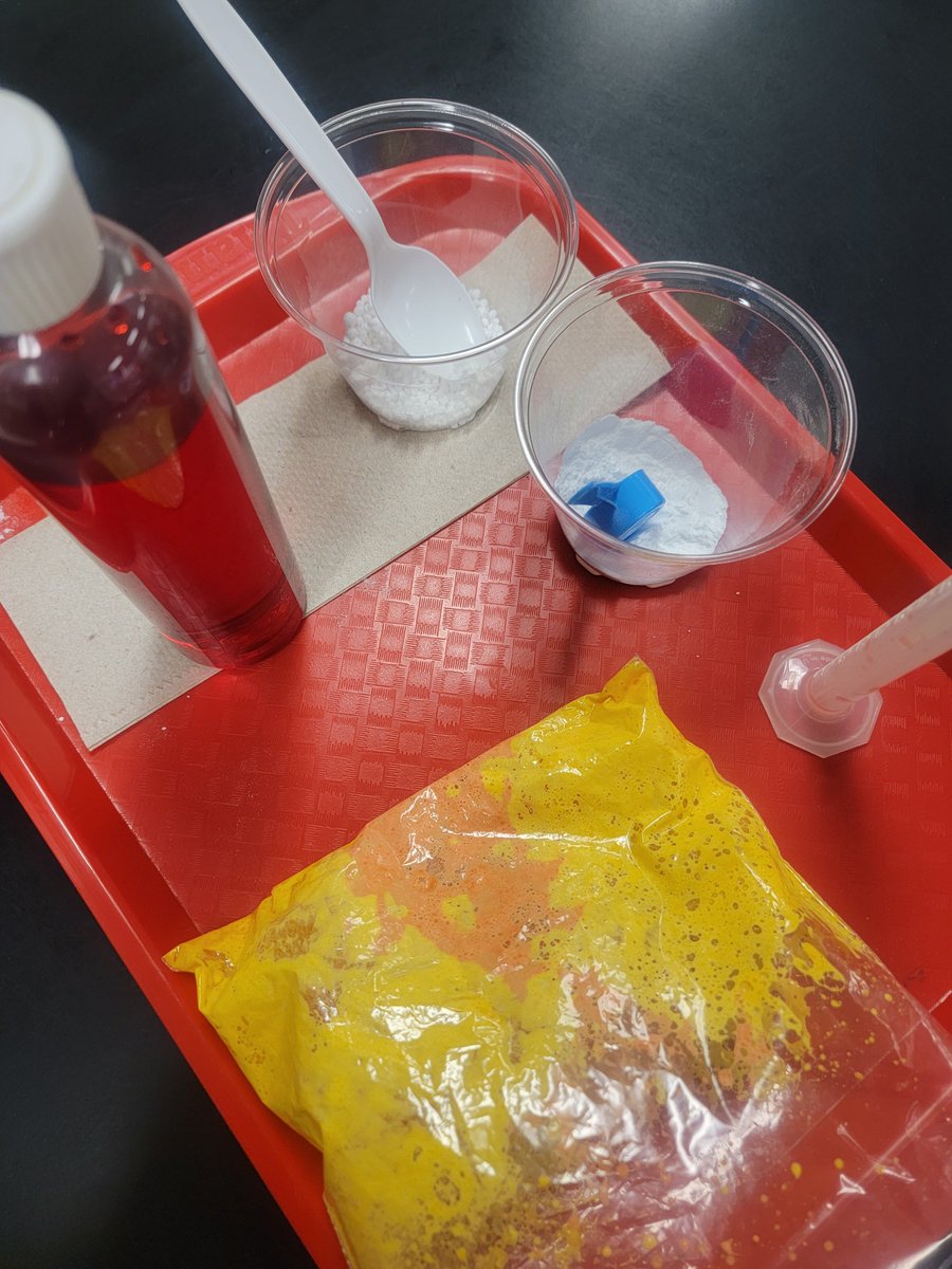 Science1Teach's tweet photo. Ended the last day before fall break with identifying chemical properties from a chemical reaction. #connectin5 https://t.co/RTdxI2XMMF