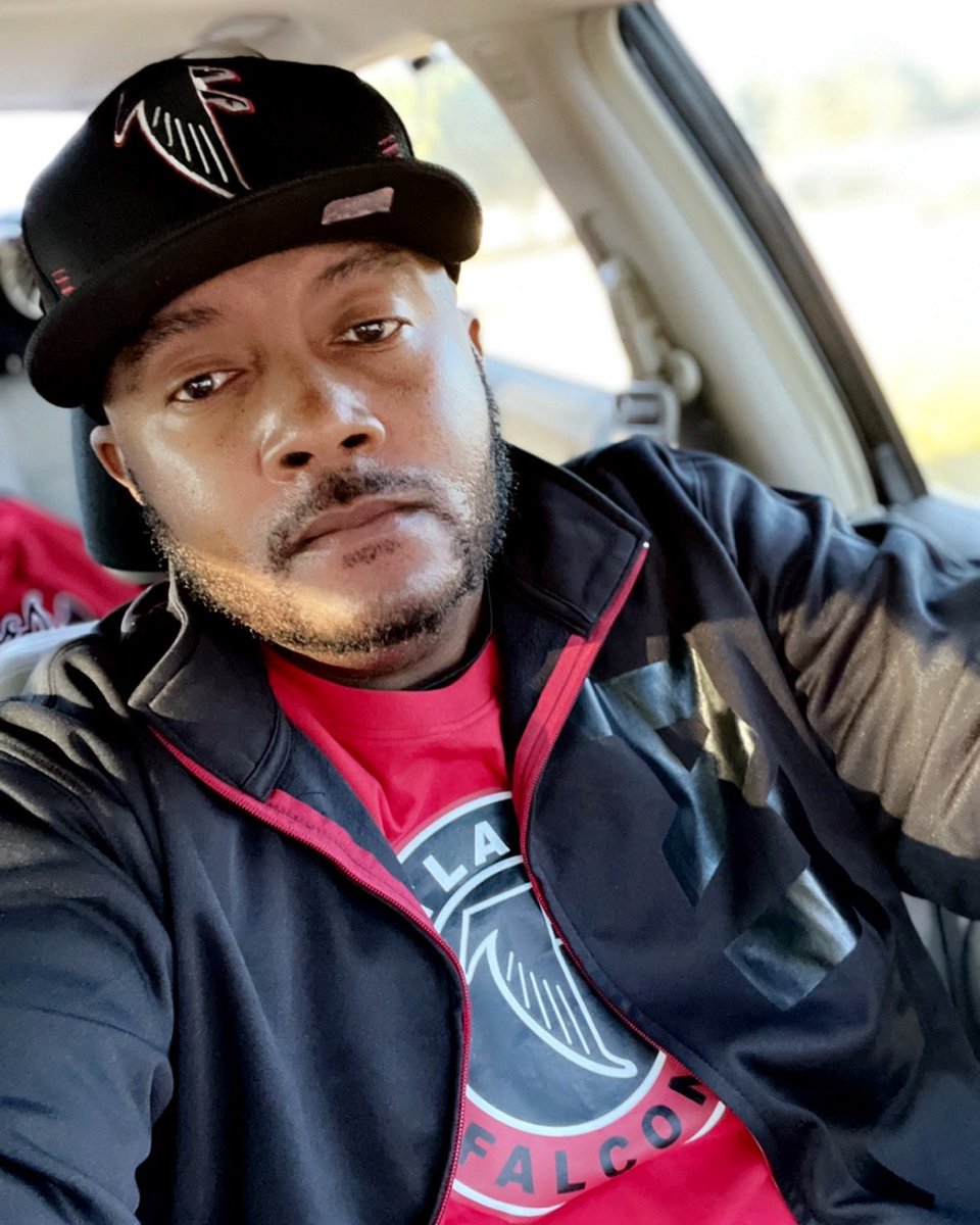 MARIOGA12000's tweet photo. Headed to do some more hoopering and hollering. #imwoke #imup #imgood #thanks #hometeam #atlantafalcons #gameday #dirtybirds #falconsmembermerch #falconsmemberjacket #seasonticketholder #georgiaboi #bornandraised 🗣#birdcall LFG 🔥 https://t.co/Trgt4I8hwx