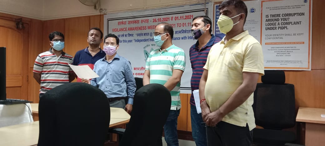EastFci's tweet image. Officers/officials of ZO East taking the National Unity Day pledge on 31st October, 2021
#NationalUnityDay #NationalUnityDay2021 
@FCI_India @BiharFci @FciJharkhand @FciOdisha @fci_wb @DARPG_GoI @Secretary_DFPD @fooddeptgoi