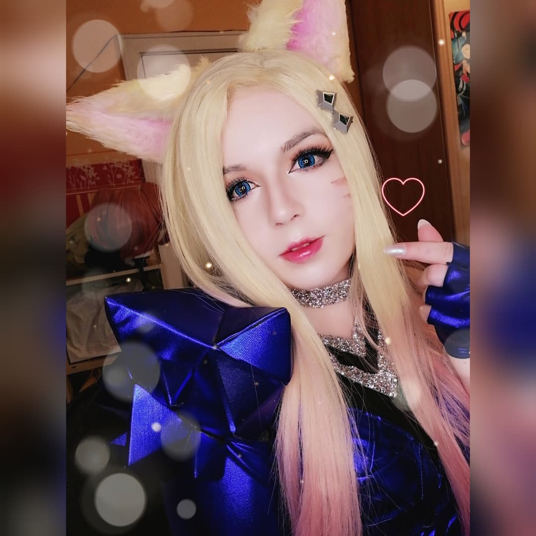 Kimi_Cosplay's tweet photo. Queen is back ❤️
Full All Out Ahri Costest :)
#KDA #kdacosplay #kdaahricosplay #LeagueOfLegends #leagueoflegendscosplay #lolcosplay #ahri #ahricosplay #costest #makeup https://t.co/kPzesTINo7