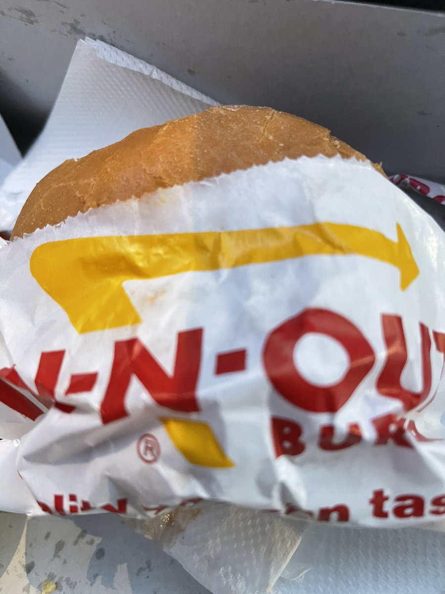 UjasiriTr3's tweet photo. Made sure i patronized In -N-Out!! One meatless burger and fries… #supportinnout https://t.co/YD9SyiK6H9