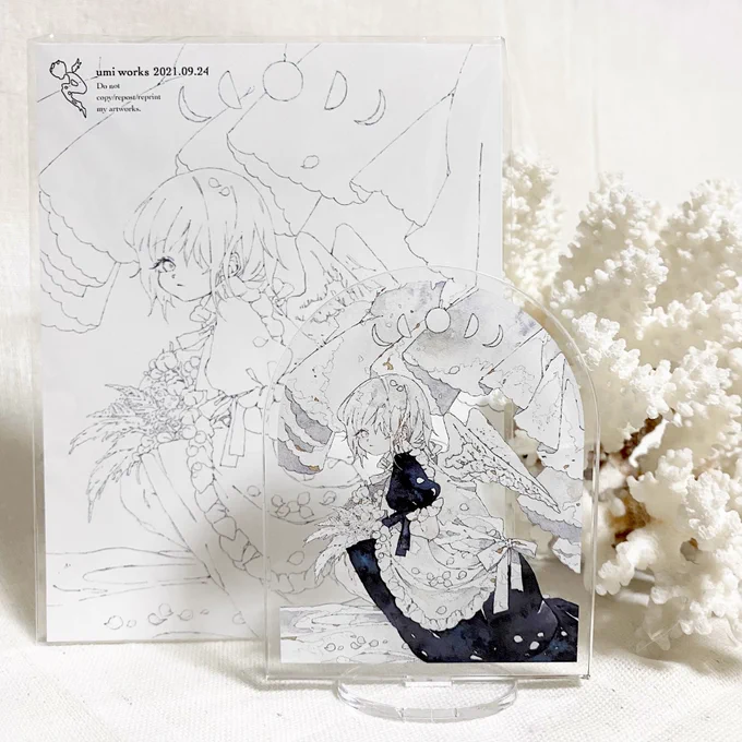 ◉umi new product
Acrylic stand figure [ゆれる白] 