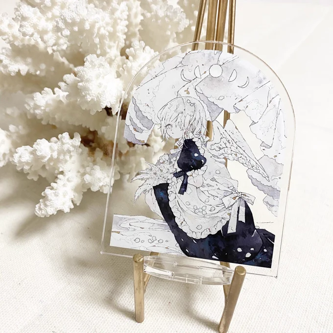 ◉umi new product
Acrylic stand figure [ゆれる白] 