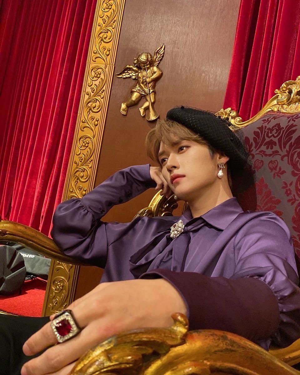 skzempireturkey's tweet photo. 211031 | 📸 @/realstraykids #LEKNOW Instagram Güncellemesi
"SKZ del Luna👀
#LeeKnowSevimli #LeeManwol #GizliBirİkinciİş" https://t.co/d8a0CE2Zjz