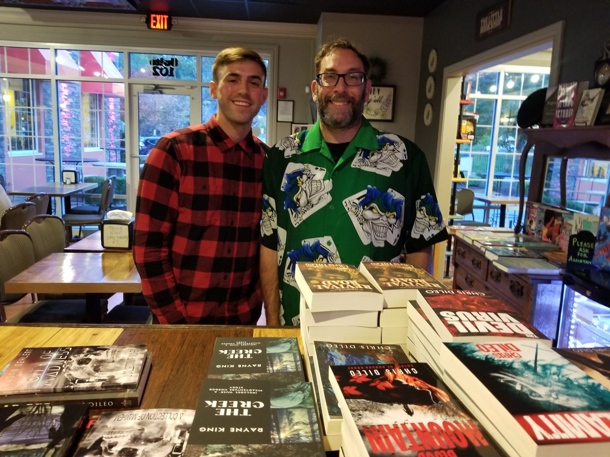 BarkingGooseBar's tweet photo. Scary good time yesterday at our book reading/signing with these amazing #localauthors! Thank you Chris for organizing! Thanks guys for reading! Thanks to all who came! #barkinggoose #bookbar #newburgh #hudsonvalley #eatsipandread #indiebookstore #craftbeer #wine #scarystories https://t.co/0i616T3U6P