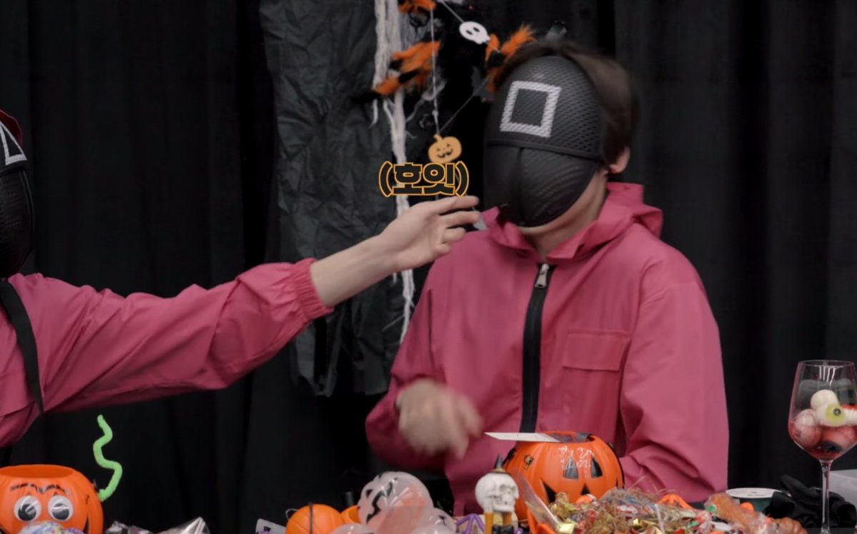 g_eneglaer's tweet photo. มีคนหยอกแฟนค่ะคุณครู!!!! #nomin https://t.co/BghbOrgj9v