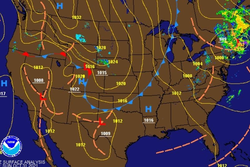 KeithMalinak's tweet photo. American Airlines has canceled 600 flights today and 1,500 flights since Friday...because of weather.

Just look at that horrific clear sky weather from coast to coast out there currently.

PS. The airline has a vaccine mandate in place for employees...but I doubt that's related. https://t.co/L0P4lxxANd
