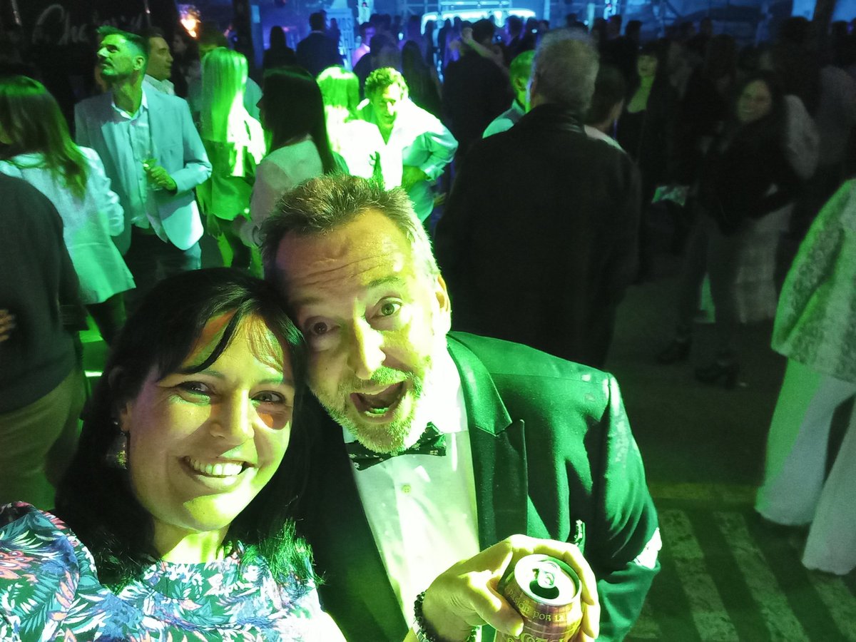 Retrato de una noche feliz. Fieston !! #aniversariocentral que fiesta nos mandamos, cada año superandonos. Gracias <a href="/MartinSalaMdp/">Martín Sala</a> por sumarme a tu equipo #produccion. <a href="/alecontessi/">Ale Contessi</a> gracias !! Gracias