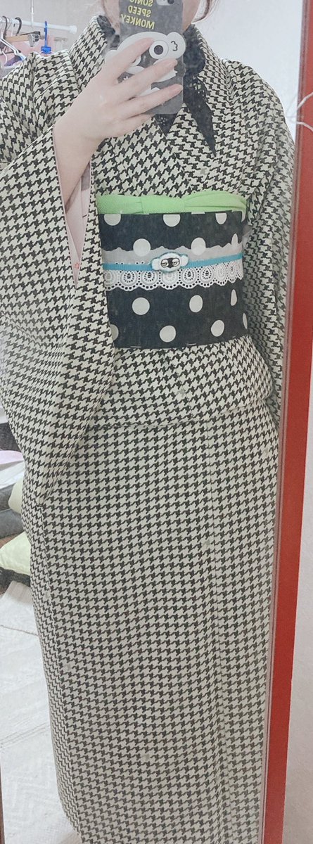 No104Mi's tweet photo. 半幅帯変えて東京千秋楽だったから華やかにリボン付け襟つけてみた！あとソニック連れて行った https://t.co/AroYteeFeh