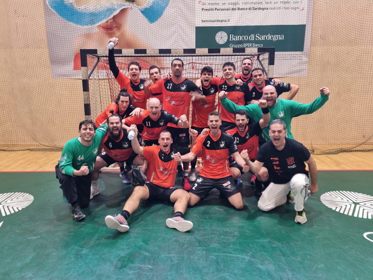 PallamanoChiara's tweet photo. VITTORIA PER ENTRAMBE LE SQUADRE DI A2!
Maschile vince a Sassari per 28-30
Femminile in casa contro Sportinsieme 45-13
Leggi qui il resoconto ๐๐คพโโ๏ธ๐คพ๐คพ
https://t.co/ntk3Cb7HDi
.
#PallamanoChiaravalle #dal1976 #biancoblu #SerieA2 #Figh https://t.co/vuWFrvhrWf