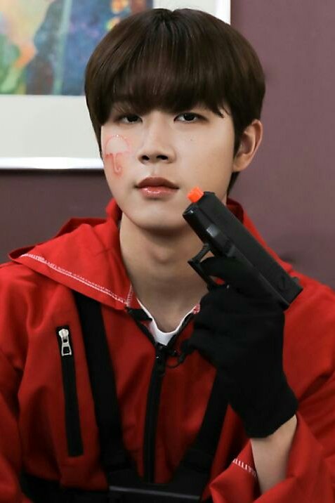Mr_TaxiDodo9899's tweet photo. Me and my ults Halloween Costumes 🔥👀
#HappyHalloween2021 #NIIZY #DONGHYUN #JAEMIN #YOUNGTAEK https://t.co/mr3ernKSol
