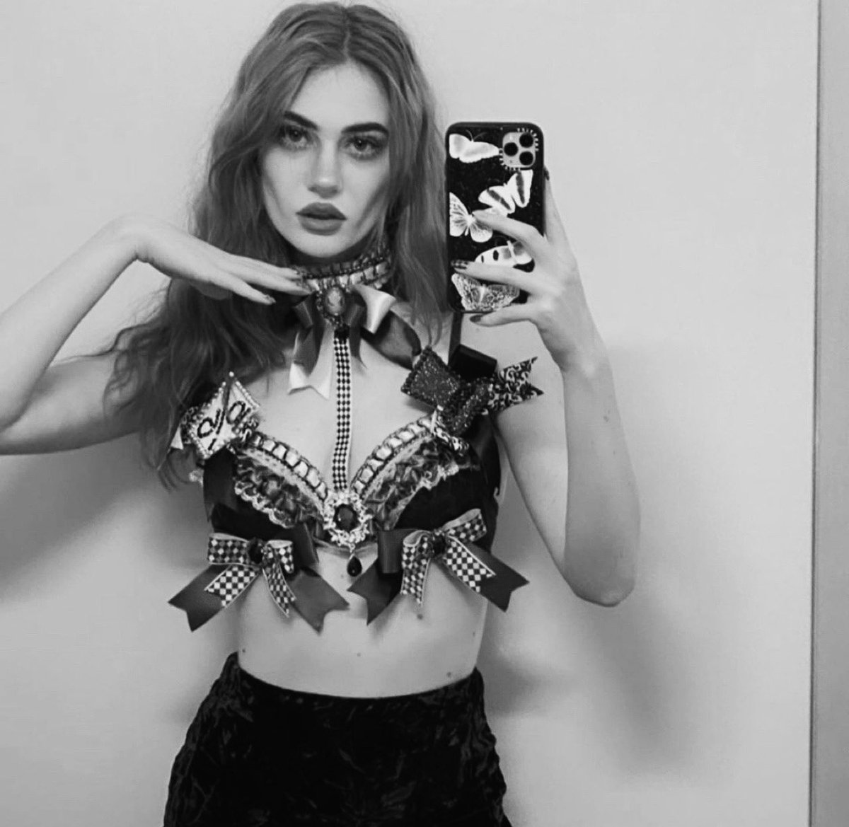 ⠀⠀ ⠀⠀ ⠀  ⠀ 𝖡𝗅𝗈𝗈𝖽, 𝗌𝗐𝖾𝖺𝗍, 𝖺𝗇𝖽 𝗍𝖾𝖺, 
                  𝗌𝗂𝗌𝗍𝖾𝗋! 𝖳𝗁𝖺𝗍'𝗌 𝗐𝗁𝖺𝗍 𝗂𝗍 𝗍𝖺𝗄𝖾𝗌
                     𝗍𝗈 𝖺𝖼𝗁𝗂𝖾𝗏𝖾 𝖺𝗅𝗅 𝗀𝗋𝖾𝖺𝗍 𝖺𝗇𝖽  
                            𝗍𝖾𝗋𝗋𝗂𝖻𝗅𝖾 𝗍𝗁𝗂𝗇𝗀𝗌.
           — 🎃