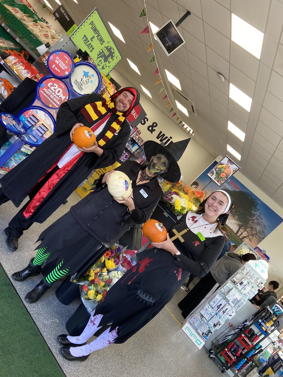 Spooky fun at Hilltop West Brom with the whole team getting involved in the fun 👻🎃🧟‍♀️🧙🏻‍♀️ <a href="/AdrianD93465562/">Adrian Dunn</a> @grahamwren2 <a href="/ClaireKoziol/">Claire Koziol</a> <a href="/mycoopfood/">Central Co-op Food</a>