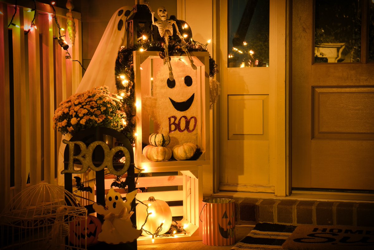 MovenpickHotels's tweet photo. We love spooky season 👻 Happy Halloween to all. Eat, drink and be scary. #PickReal https://t.co/o6l0fW419s