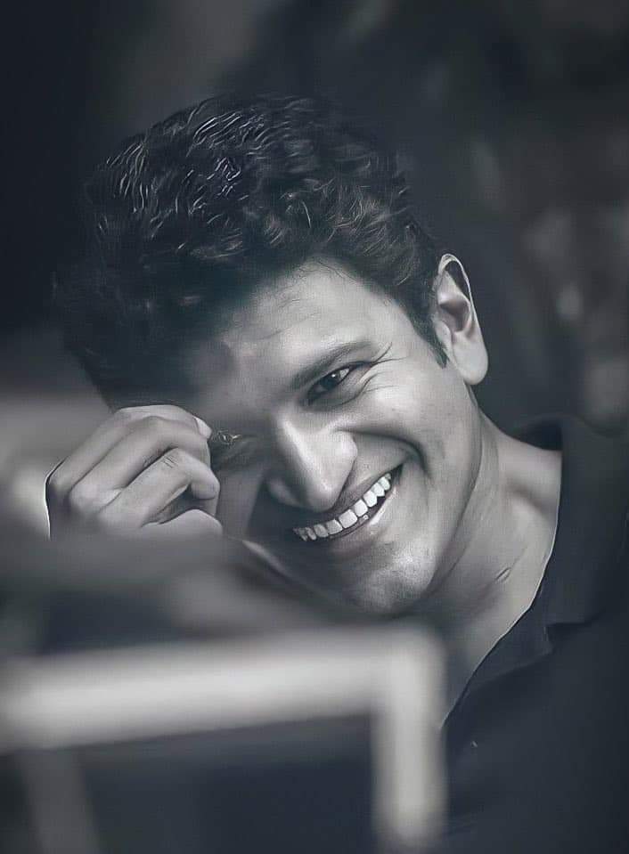 Mahendr14795434's tweet photo. Mundake Yaru kittadkondu obbranna hero na mattobba hero fan baikondu #Fanwar madkobedi
ero astudina ella Hero's gu suport madukondu ondagi eri ede navu #Appu Boss ge kodo maryade 🙏😭 #AppuBoss
#APPUGetWellSoon
#appufan
Nanu sayovargu nimma abhimani agirthini 😭 https://t.co/IlzpI0gwYb