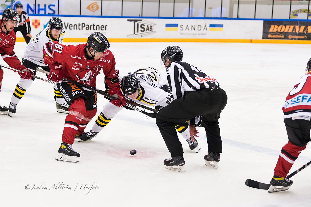 Unifoto2's tweet photo. Några bilder från Vita Hästen - AIK igår, som vann på ett otroligt mål med 18 sekunder kvar på förlängningen. @AIKishockey @HCVitahasten @NikonEurope @hockeyallsvensk #hockey @NTnyheter @NorrkopingSe @NTsporten @SportExpressen https://t.co/bMyVXYbMmv