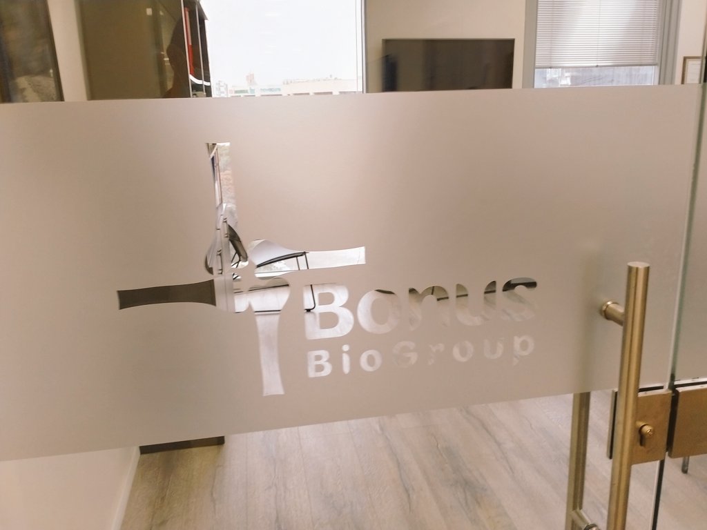 KKLdeFrance's tweet photo. En visite à #Haifa en #Israel de la société #BonusBiogroup, société de biotechnologie qui vient de trouver un traitement expérimental, #MesenCure contre les formes graves de la #COVID19 et travaille sur le traitement #BonoFill pour la régénération des os du corps humain. https://t.co/4AgraqEDDm