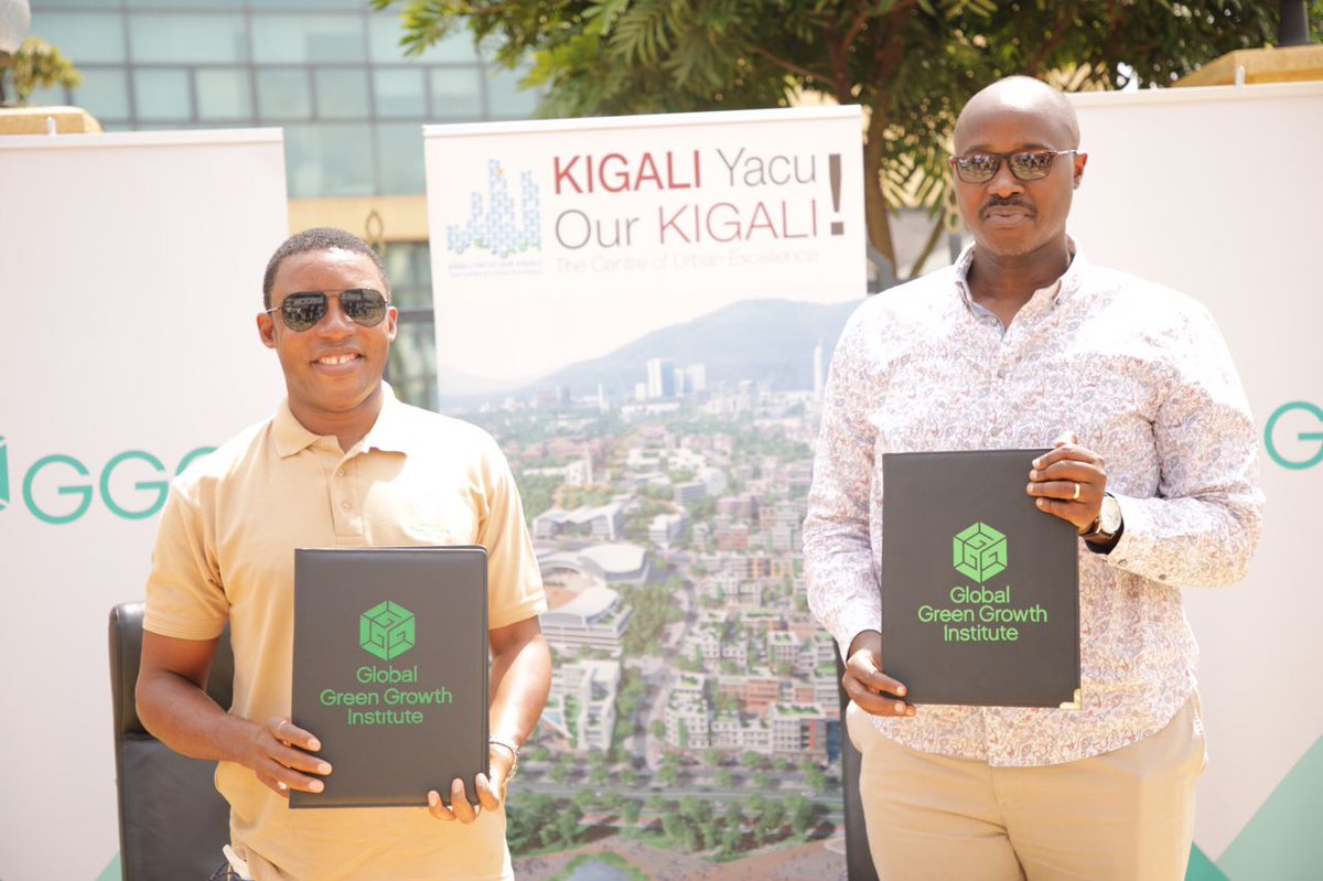 CityofKigali's tweet photo. Happy #WorldCitiesDay21, after  signing an MoU with @GGGI_Rwanda to keep Kigali green and developing a climate resilient city. The City of Kigali Mayor @PudenceR and @oakdanny ,Country representative of @GGGI_Rwanda come to plant trees along Imbuga City Walk  #GreenCities https://t.co/5sFl6p7j3f