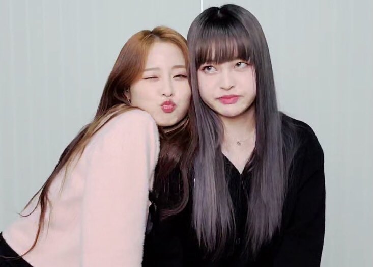 archiveyuuri's tweet photo. 211031 ㅡ VLive  
#YUURI #유우리 #JIAN #지안 #LUNARSOLAR #루나솔라 https://t.co/oYZNmPTrP8