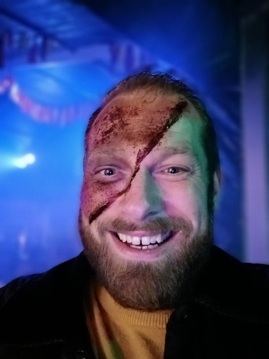 Garrold's tweet photo. Super night at #hallowscream https://t.co/OclqauyxKY