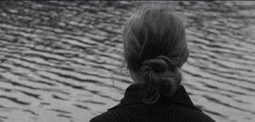 الحمدلله أن تلك الأيام عدّت ، وها أنا ذا أقفُ بعيده بخدشٍ بسيط في روحي ، و إعاقةٌ أبدية في المغفرة.