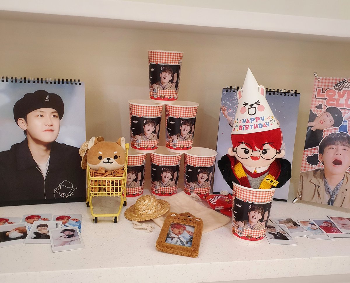 pwj_ddoddo's tweet photo. 해리뽀짹 형아를 따라 뽀짝해진 해리뽀또들과 생일카페가기🍒
우지니가 가득가득 한 공간 정말정말 좋았구 메시지도 꼬옥 남겨주구 굿즈 미리 구경하는 재미까지 한가득 마카롱ㄱㅇㅇ 🐦❤
카트 타고있는 또또 진짜 왕귀여워서 내적비명1102번 나너기대려...😭❤
#세상에_소리질러_우진이_사랑한다고 https://t.co/NR6MsxOogP
