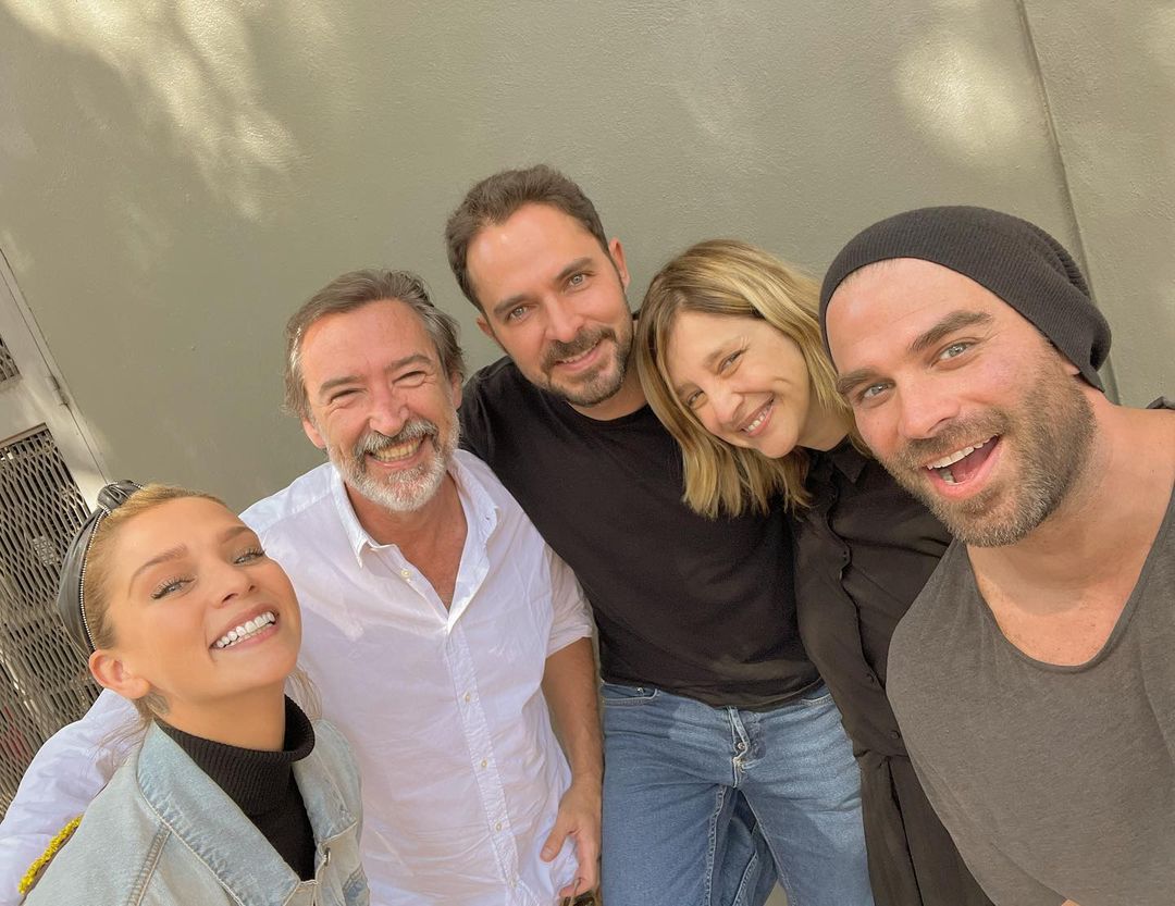 GinesGarciaM's tweet photo. Ya están grabando la nueva temporada de Quien mató a Sara, alguno de ellos será el asesino de Sara? O no está aquí?
Que creéis vosotros? Próximamente lo sabremos.
#QuienMatoASara
#CesarLazcano
#GinesGarciaMillan
#WhoKilledSara
#Lazcano
#quiatuésara
#quemmatousara https://t.co/f70yaUIlol