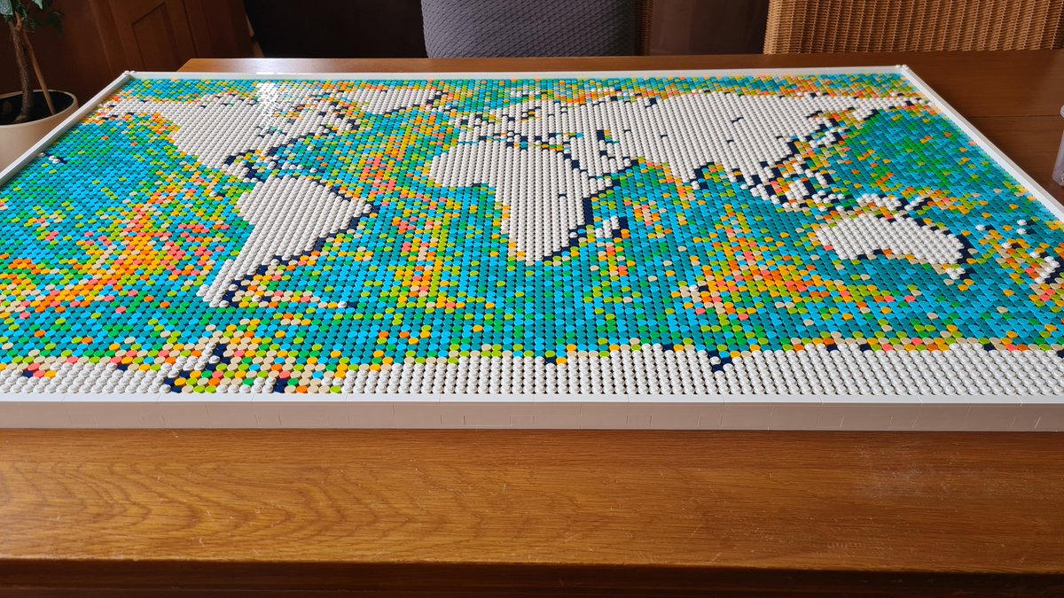NielsMcAwesome's tweet photo. It's finally done. I build the world in #LEGO ! #LEGOWorldMap #MrWorldwide https://t.co/pyB4PYOyII
