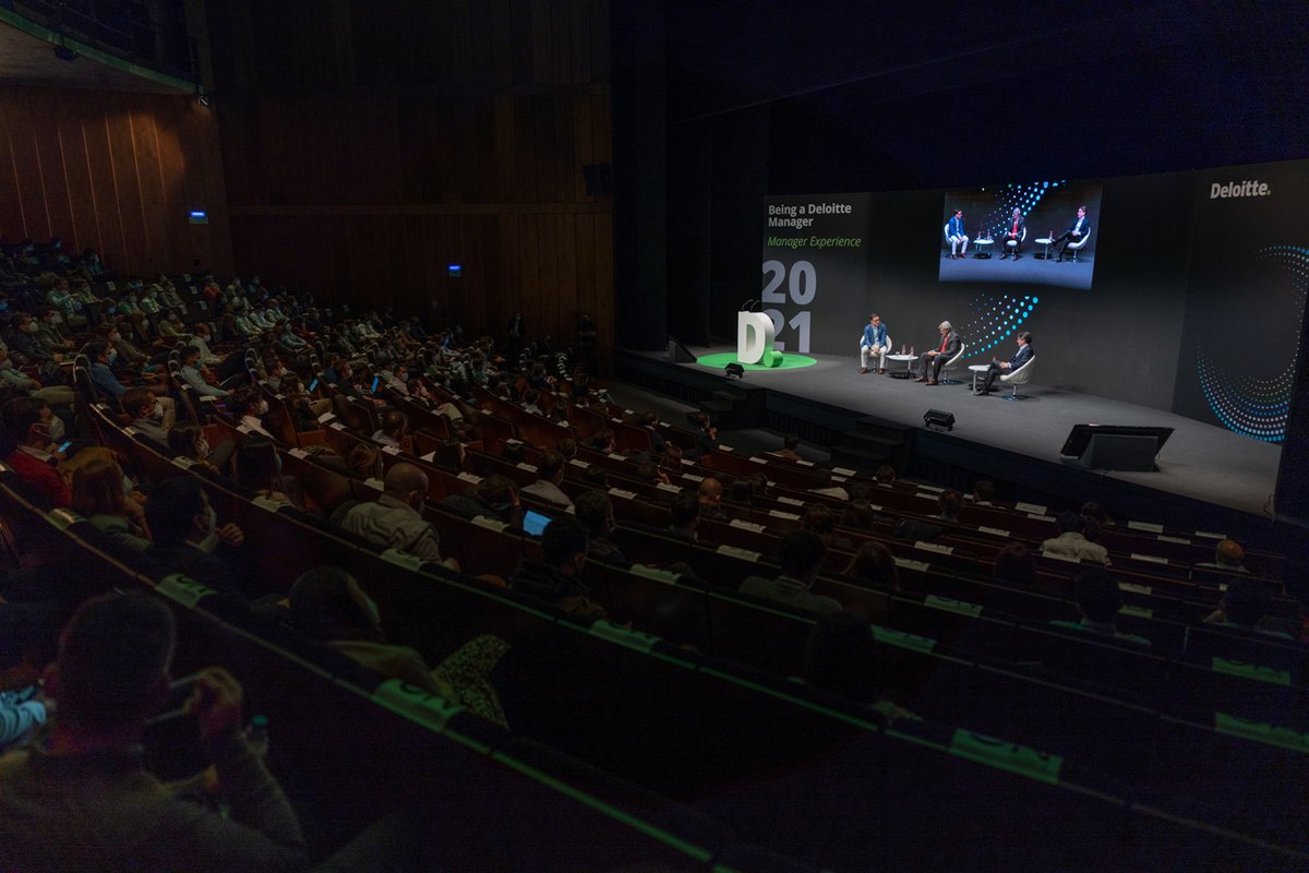Deloitte_ES's tweet photo. Esta semana los nuevos managers de Deloitte han profundizado en los retos de la Firma y también han disfrutado de ponencias relacionadas con negocio, #talento o nuestra cultura.
Contamos con vosotros para continuar generando un impacto positivo en la sociedad🚀.
#BeDeloitte https://t.co/GjFjrlt8s1