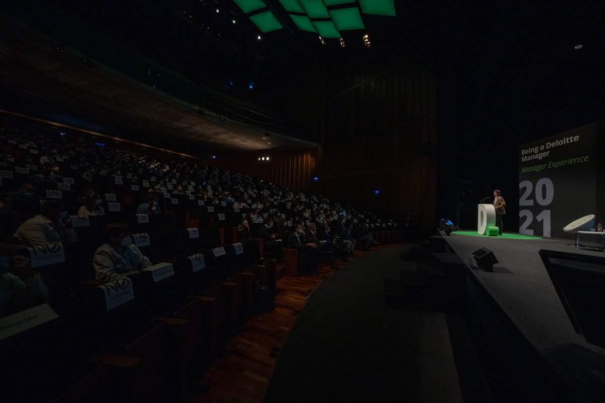 Deloitte_ES's tweet photo. Esta semana los nuevos managers de Deloitte han profundizado en los retos de la Firma y también han disfrutado de ponencias relacionadas con negocio, #talento o nuestra cultura.
Contamos con vosotros para continuar generando un impacto positivo en la sociedad🚀.
#BeDeloitte https://t.co/GjFjrlt8s1