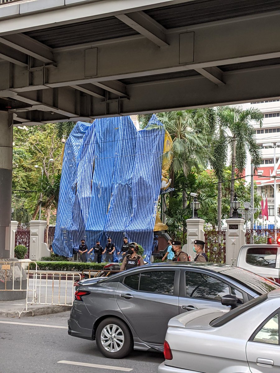 konranopp's tweet photo. Bangkok Art Biennale 2021
#ม็อบ31ตุลา64 https://t.co/1x6u3DMP9y